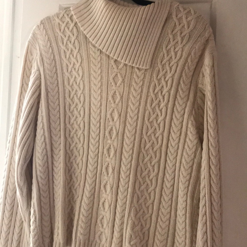Ivory fisherman’s cable knit sweater